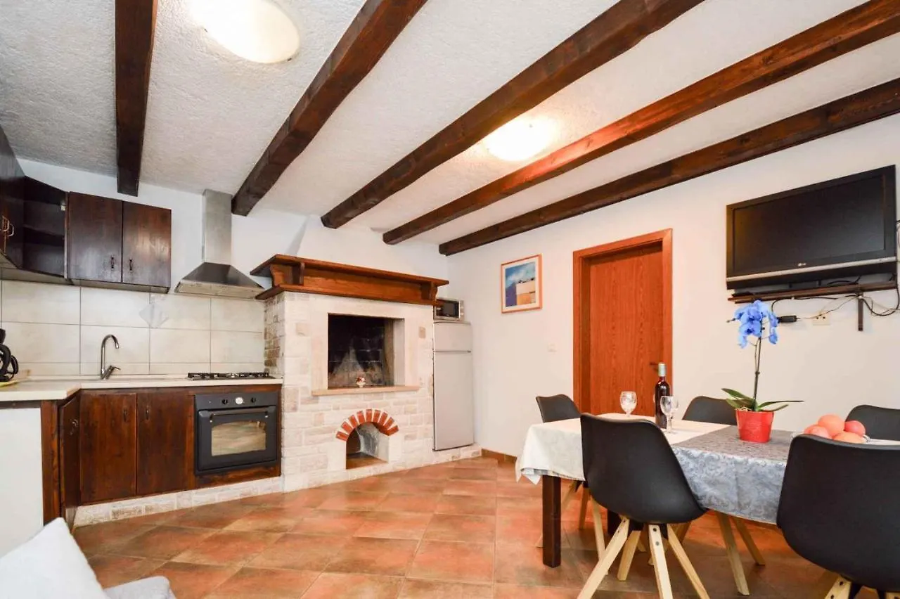 Apartment Pula, Istia 9 Veruda 0*,  Croatia